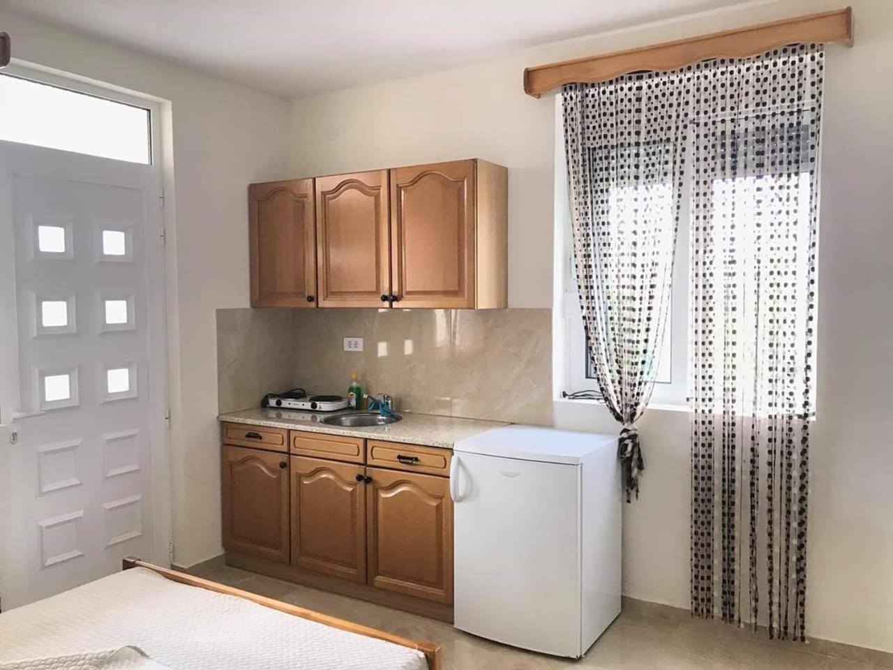 Apartments In Amor Ulcinj Buitenkant foto